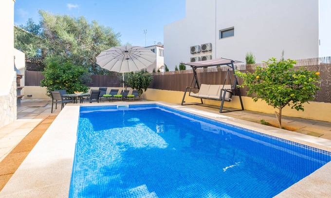 Portocolom Ski Chalet | Calamari - Four Bedroom Chalet, Sleeps 6