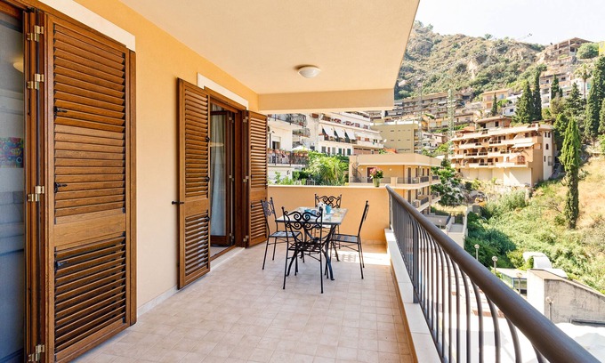 Taormina Apartment | Calipso Seaview Flat with Private Parking