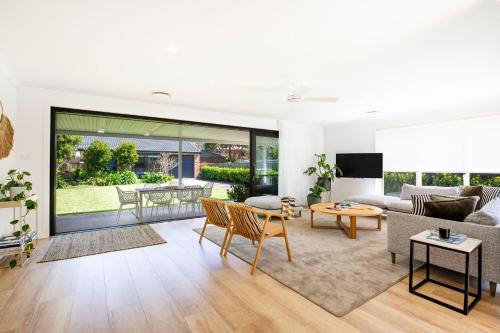Callala Beach House | Callala Dreams - 4 Mins Walk to Beach