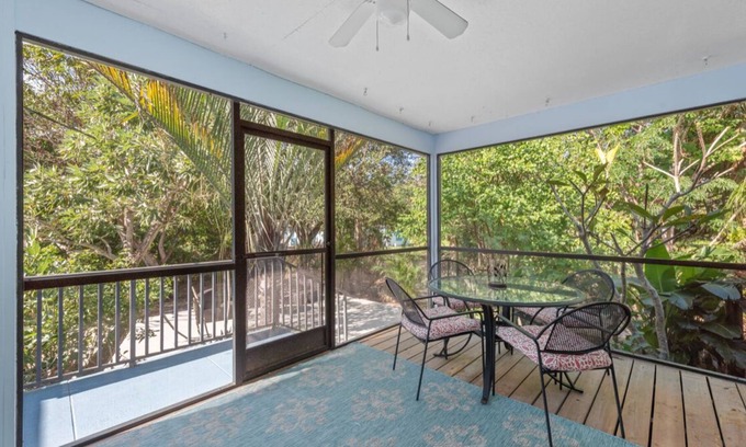 East Naples Cottage | Calling All BOATERS
