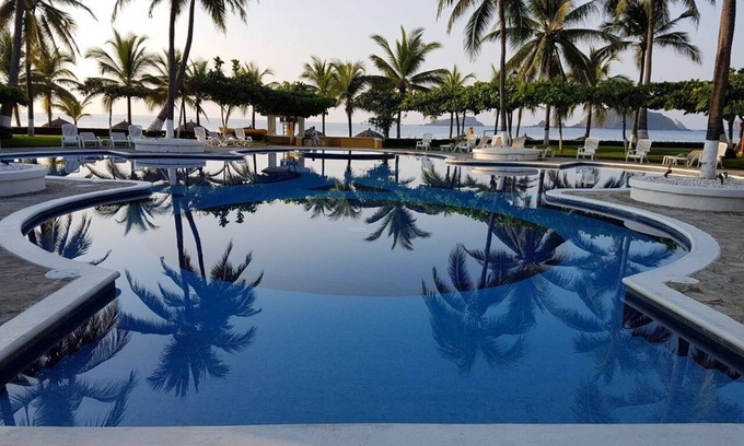 Ixtapa Villa | Calm, beautiful, colorfully furnished Villa in a private condo