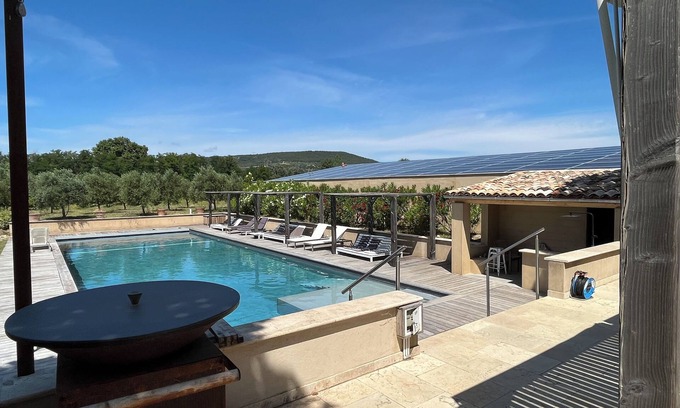 Vaison-la-Romaine Villa | Calm, Comfort and Sports in an organic vineyard 5 minutes from Vaison