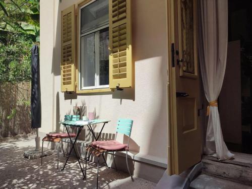 Barriera Vecchia-San Giacomo Apartment | Calm flat with a private terrace