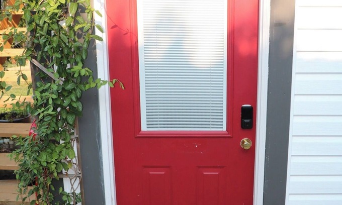 Regional District of Nanaimo House | Calm, quiet refuge in the Heart of the Old City Quartern