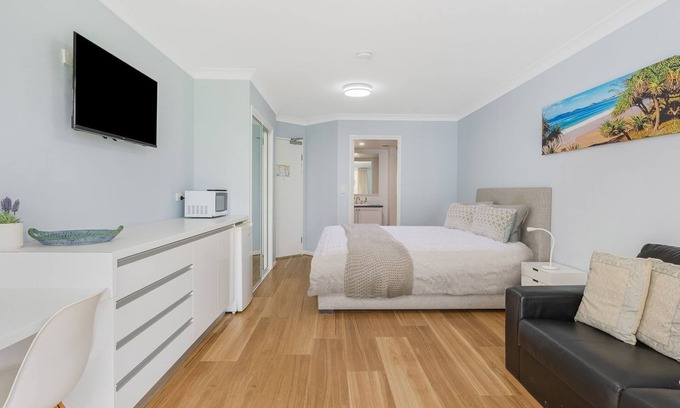 Coolangatta Apartment | Calypso Plaza Resort Unit 223