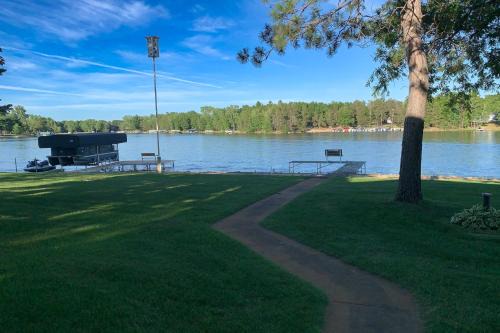 Nekoosa House | Camelot Lakeside Chalet