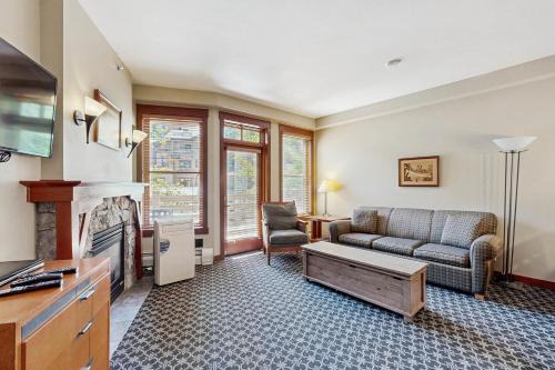 Olympic Valley Apartment | Camp Hideaway