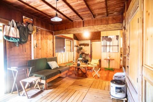 Motobu Ski Chalet | 【Camp House by port Side】 貸切1組の古民家/離島、美ら海への拠点