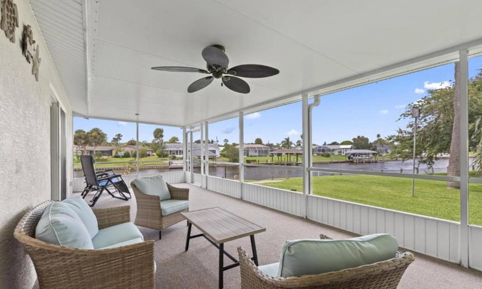 Palm Harbor House | Campbell Ct Anchors Landing Waterfront Home Palm Coast Canal View