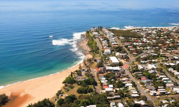 Moffat Beach House | Campbell St, 11 Moffat Beach