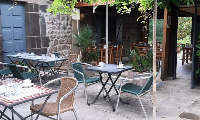 Arlebosc RV Rental | Camping du Viaduc* - Wigmam 4 Room Tent 4 People