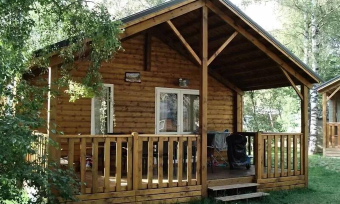 Saint-Martin-de-Queyrieres Ski Chalet | Camping-Caravaneige l'Iscle de Prelles * - Chalet Grand Confort Type Modulo 28 - 28 m2/2 bedrooms - Covered terrace 15 m2 6 people