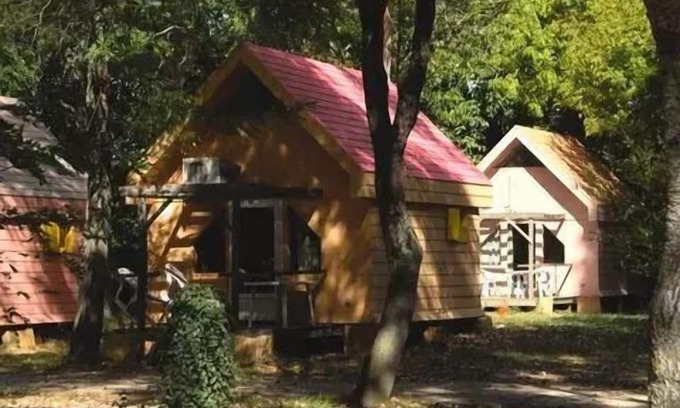 Montfrin Ski Chalet | Camping Paradis Bellerive * - Chalet for 4 People