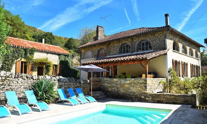 Saint-Antonin Noble Val Villa | Campsite Les 3 Cantons* - Private domain La Tannerie - swimming pool for 11 people