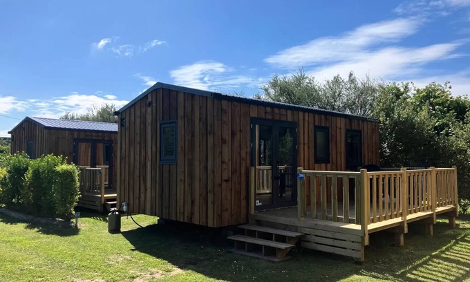 Quettehou House | Campsite Le Rivage * - Mobil home Cabane with bathroom - 2 bedrooms - 4 people