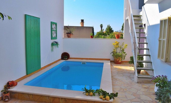 Santa Margalida Ski Chalet | Can Cantino 213 fantastic village house with private pool, air conditioning, terrace, barbecue and WiFi