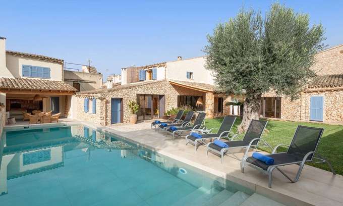 Costitx Villa | Can Font (Costitx) - Five Bedroom Villa, Sleeps 10