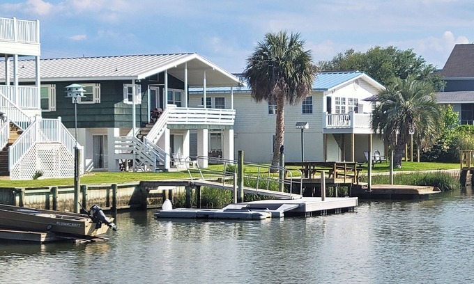 Litchfield by the Sea House | Canal Front Beach House, 2 Porches -1 screened, 2 TV Dens, Easy Walk to Beach