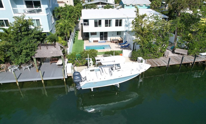 Venetian Shores House | Canal front home in Venetian Shores. Perfect for families . A boater's paradise!