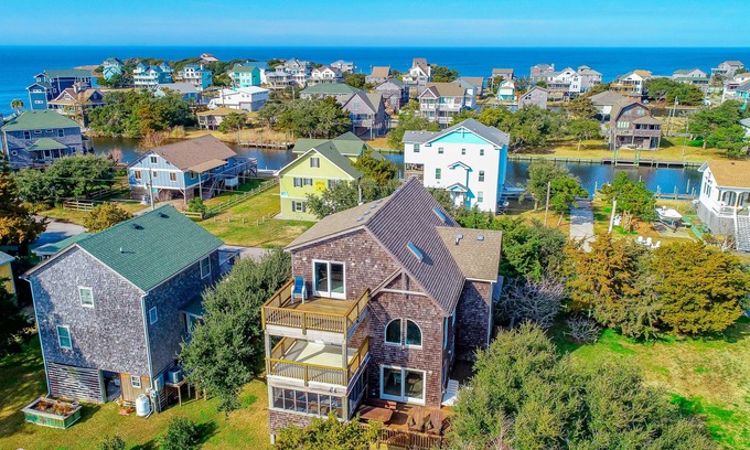 Brigands' Bay House | Canal-front home w/game room, private washer/dryer, WiFi, deck