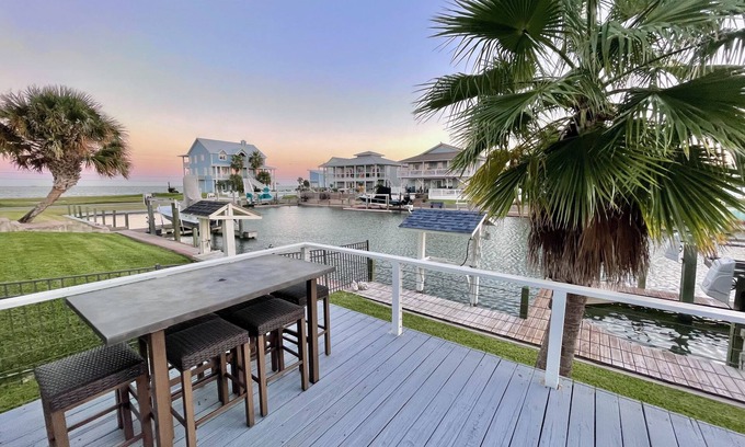 Rockport House | Canal Home With Views of the Bay- Dock, kayaks, Estes Flats, Rockport