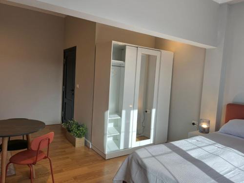 Shurtah al-Dakhlah Apartment | Canal House