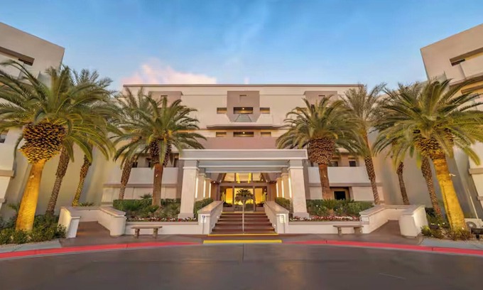 Enterprise Condo | Cancun Resort Las Vegas 1BR Suite Saturday Check-In