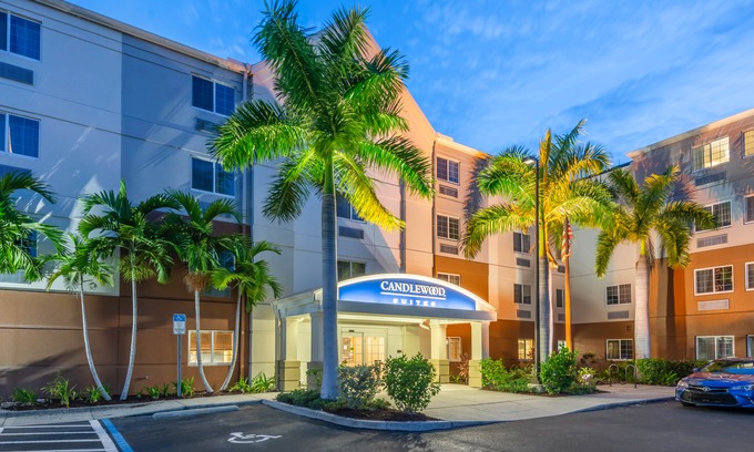 Biggar Hotel | Candlewood Suites Fort Myers Sanibel Gateway, an Ihg Hotel