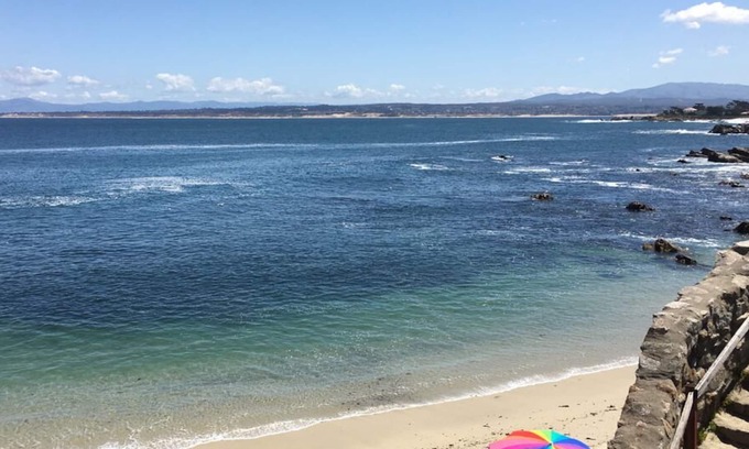 Monterey House | Cannery Row Cottage - Pacific Grove House - Walk to the Aquarium