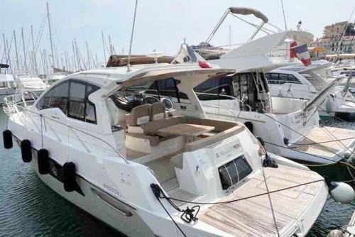 Cannes Old Town Boat Rental | Cannes bateau port centre