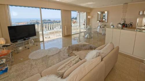 Riou - Petit Juas - Av de Grasse Apartment | CANNES Vue Mer