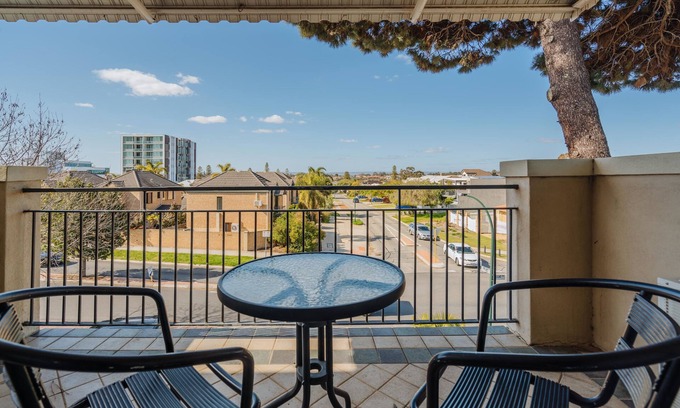 Mount Pleasant Hotel | Canning Bridge Auto Lodge