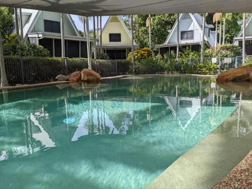Nelly Bay Villa | Canopy 5 Chalet