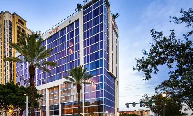 Downtown West Palm Beach Hotel | Canopy by Hilton West Palm Beach Downtown