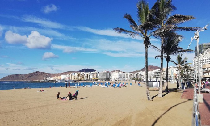 Las Palmas de Gran Canaria Apartment | Canteras Beach Top Home 2BR