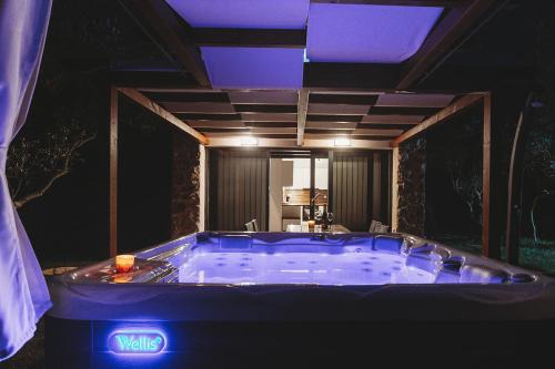 Lukoran House | Capesanta atraktivna kamena kučica
