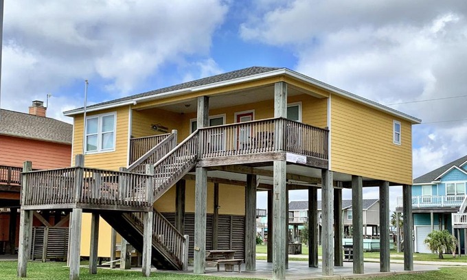 Crystal Beach House | Captain Morgan Ii Home