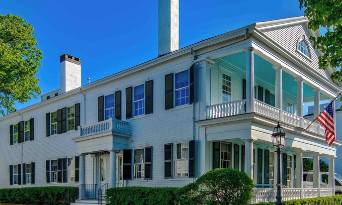 Edgartown House | Captain Morse House Luxury - In Town, Walk to Waterfront, Beach, Pets, 5 stars