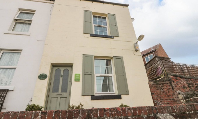 Whitby Cottage | CAPTAINS COTTAGE, pet friendly, character holiday cottage in Whitby