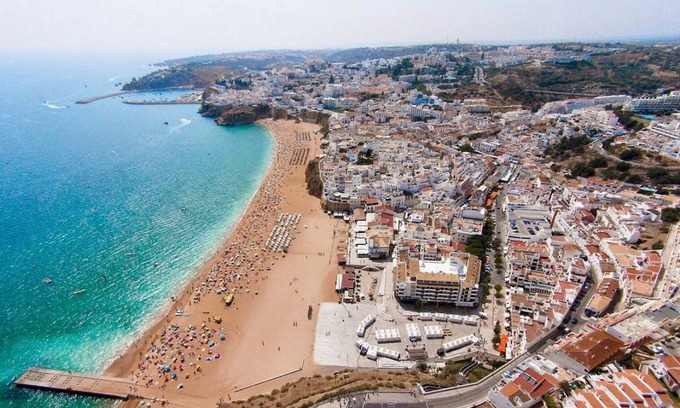 Vale de Carro Apartment | Captivating 1-bed Apartment in Olhos de Agua