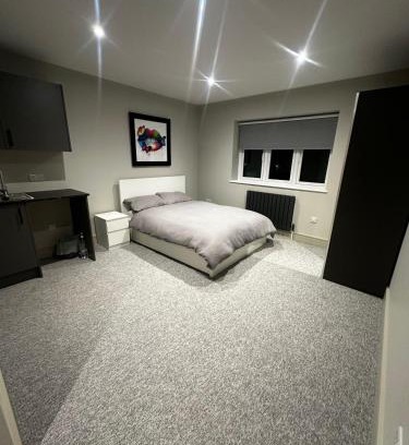 Waltham Abbey House | Captivating 7 -Bed House in Waltham Abbey