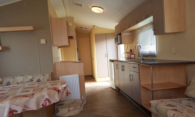 Clacton-on-Sea House | Caravan 8 berth (3 bedroom) on sought after holiday park close to beach