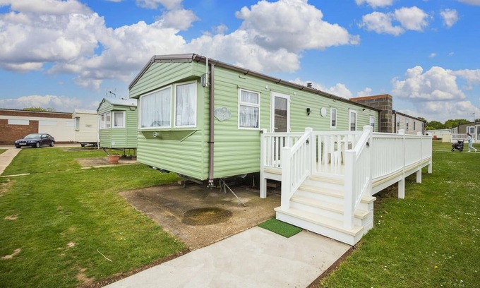 Clacton-on-Sea House | Caravan with decking at Highfield Grange Holiday Park in Essex ref 26260E