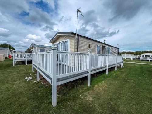 Colchester Boat Rental | Caravan With Large Decking At Coopers Beach Holiday Park Ref 49012Sv