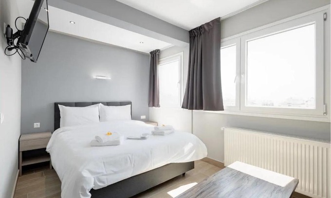 Thessaloniki City Centre Apartment | Caravanserai Studio 12