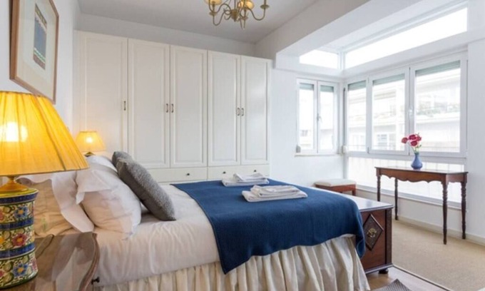 Carcavelos Apartment | Carcavelos Apt 5min to beach by Portugal Portfolio