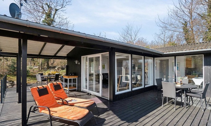 Sandkaas House | "Caren" - 75m from the sea by Interhome