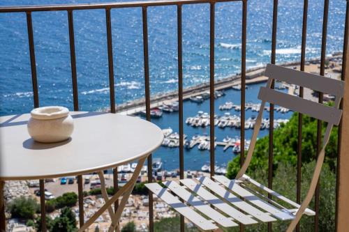 Cargese Apartment | Cargèse, appartement de charme surplombant le port