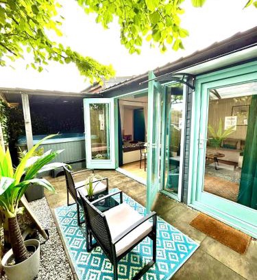 Vijfhuizen House | Caribbean style beach house with jacuzzi & private garden near Amsterdam