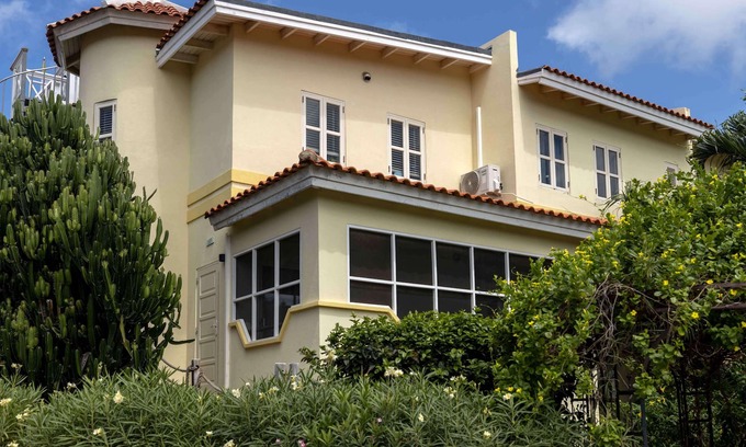 Kralendijk Apartment | Caribbean Sun 107